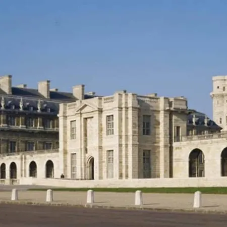 Charming Parisian Rooftop ! 120m2 For 8 People Saint-Mandé