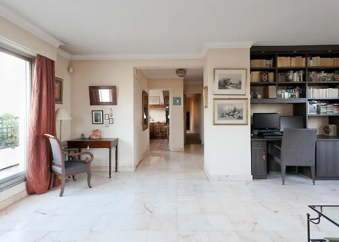 Charming Parisian Rooftop ! 120m2 For 8 People Saint-Mandé