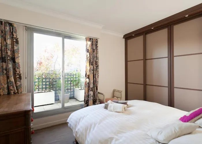 Charming Parisian Rooftop ! 120m2 For 8 People * Saint-Mandé