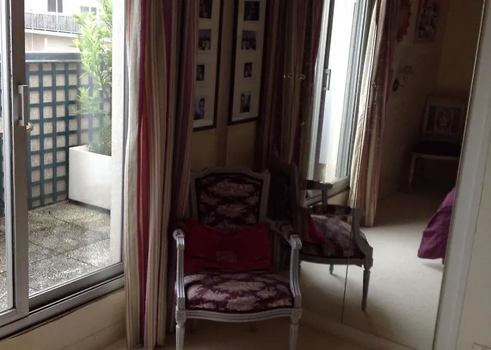Charming Parisian Rooftop ! 120m2 For 8 People Appartement *